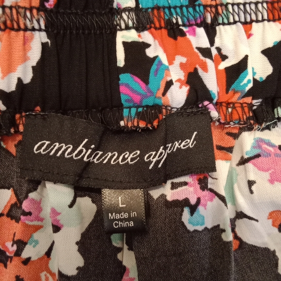 Ambiance apparel black skater skirt with colorful floral pattern size large - Picture 4 of 6